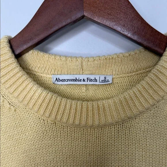 Abercrombie & Fitch Madeline Crew Neck Yellow Sweater Tee Size Small - Picture 6 of 9